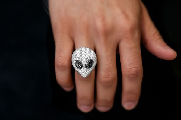 Alien fashion head ring