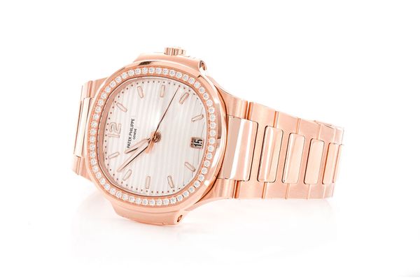 Patek Philippe Nautilus 18k Rose Gold Ladies Factory Diamond Bezel 32MM (model/mm)